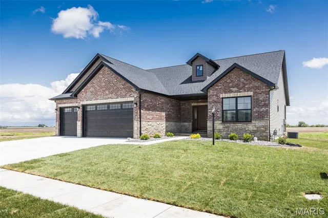 $499,900 | 7154 Savannah Drive, Edwardsville, IL 62025