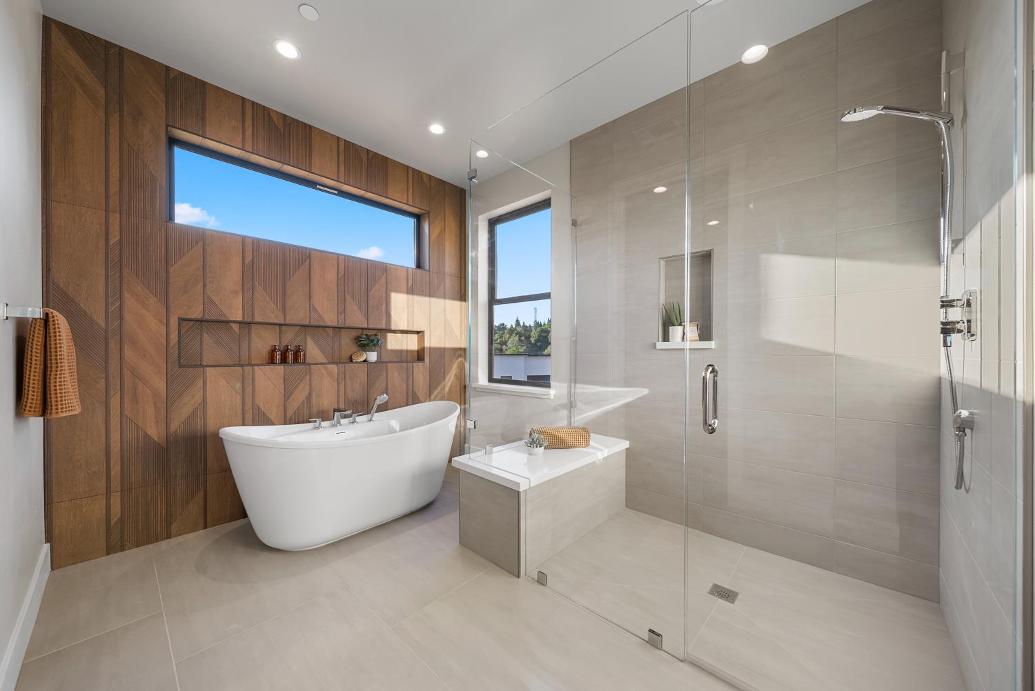 1700 Ridgeview Circle Auburn, CA 95603 - Photo 16 of 39 a bathroom with a tub and shower