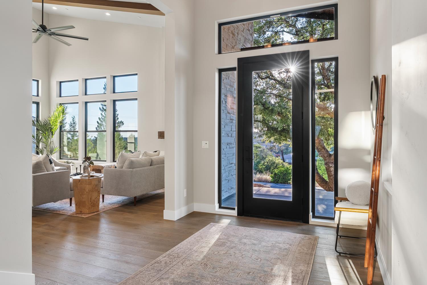 1700 Ridgeview Circle Auburn, CA 95603 - Photo 28 of 39 a living room with furniture and a window