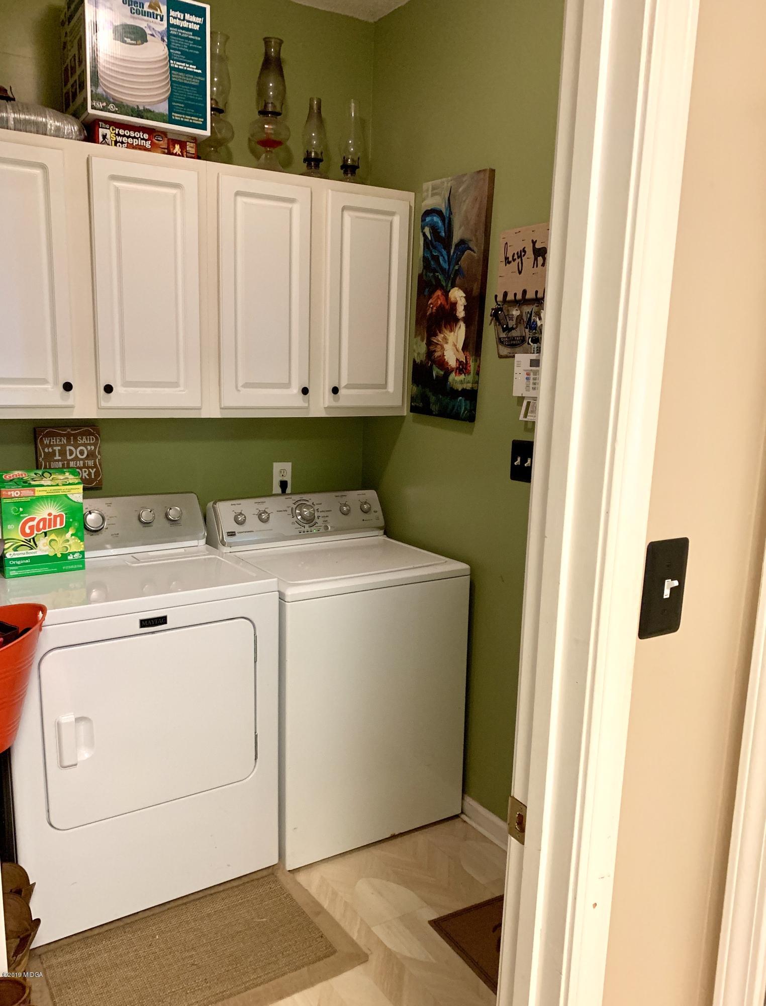 1325 Taylor Road Juliette, GA 31046 - Photo 11 of 18 a utility room with dryer and washer