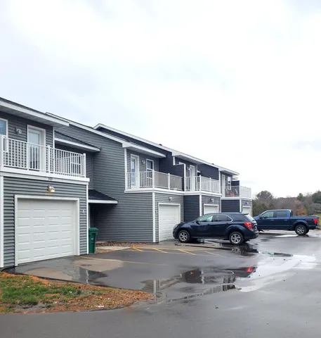 $1,700 | 301 South Wasson Lane, Unit B, River Falls, WI 54022