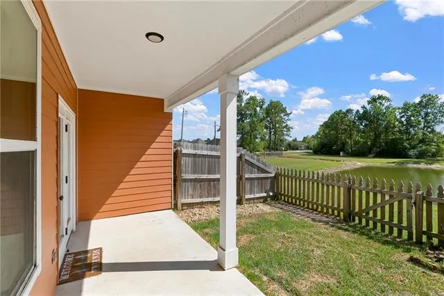 $2,200 | 203 Snowy Egret Court, Madisonville, LA 70447