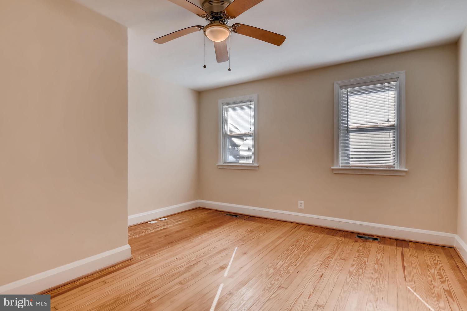 3802 Woodridge Road Baltimore, MD 21229 - Photo 18 of 24 Gallery Image 18
