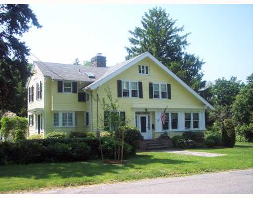 44 Gibson Road Bristol, RI 02809 - Photo 1 of 8 Exterior Front.