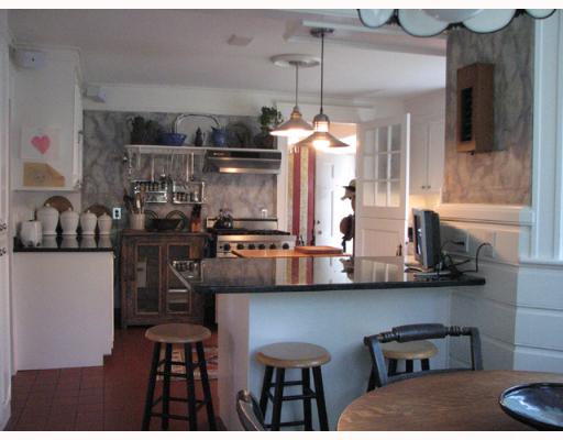44 Gibson Road Bristol, RI 02809 - Photo 6 of 8 Kitchen.