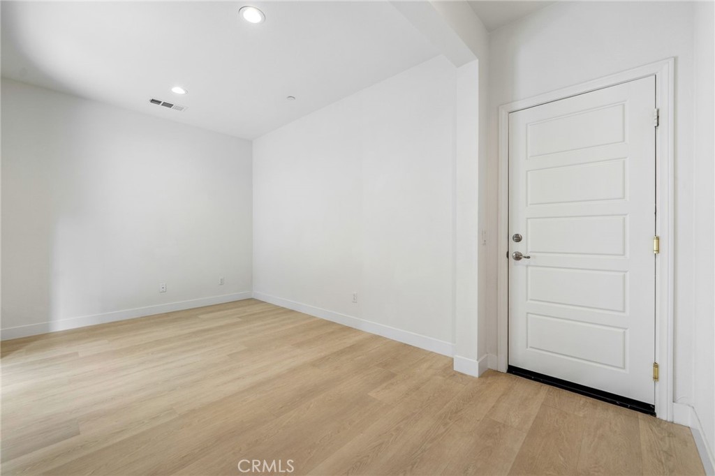 169 Steely Irvine, CA 92614 - Photo 3 of 31 Direct 2 car garage