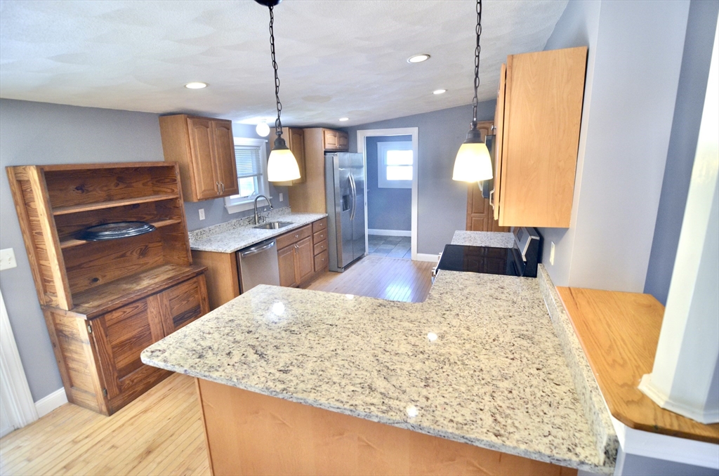 20 Poplar Terrace North Reading, MA 01864 - Photo 6 of 12