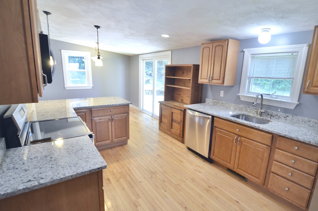 20 Poplar Terrace North Reading, MA 01864 - Photo 7 of 12