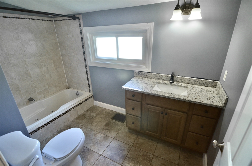 20 Poplar Terrace North Reading, MA 01864 - Photo 8 of 12