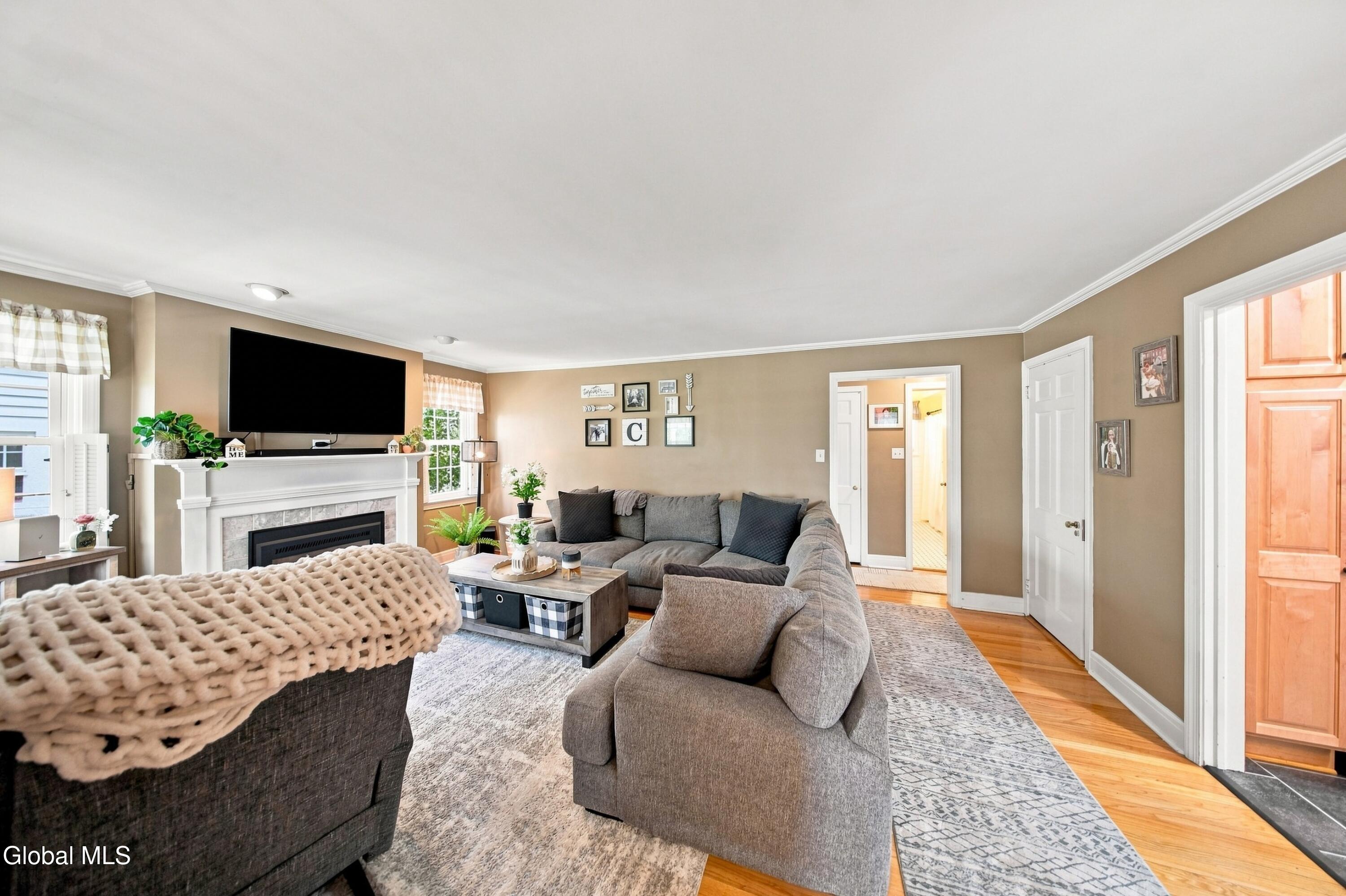 2313 Barcelona Road Niskayuna, NY 12309 - Photo 8 of 50 8