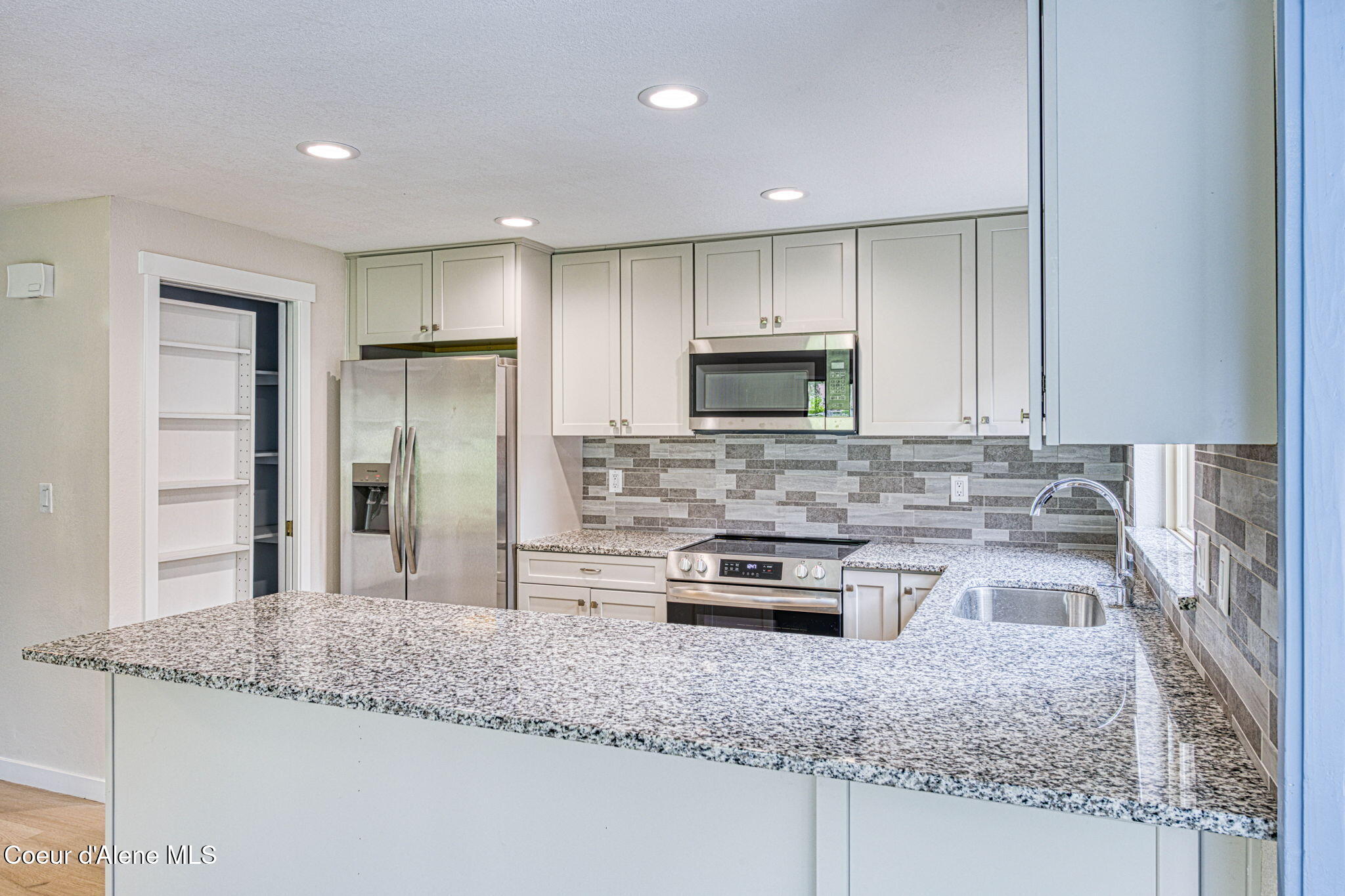 5299 West Green Court, Unit 2 Rathdrum, ID 83858 - Photo 8 of 49 Kitchen