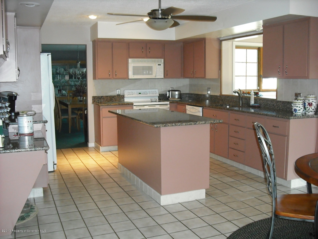 923 Appletree Road Moscow, PA 18444 - Photo 2 of 23 Gallery Image 2