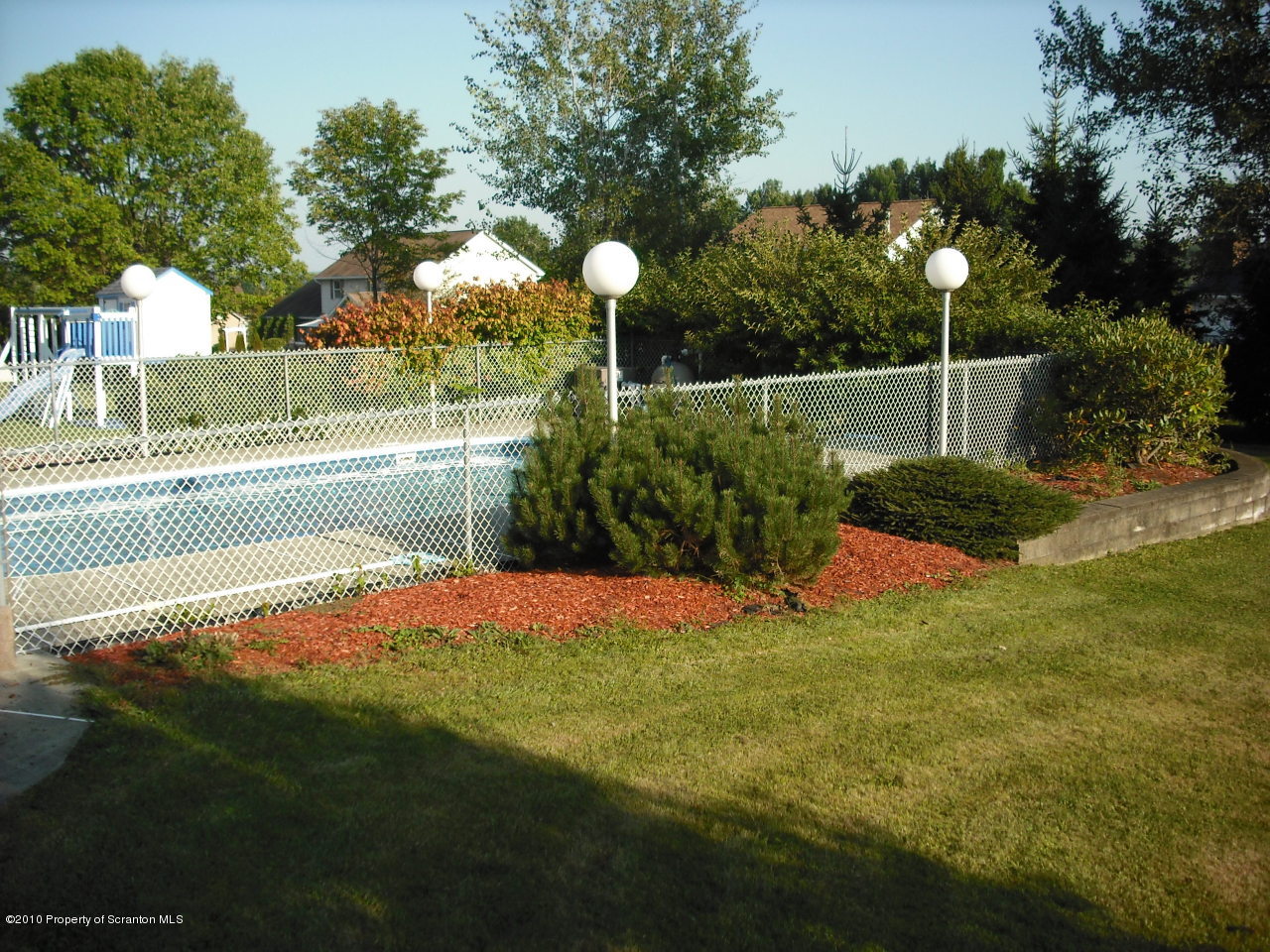 923 Appletree Road Moscow, PA 18444 - Photo 6 of 23 Gallery Image 6
