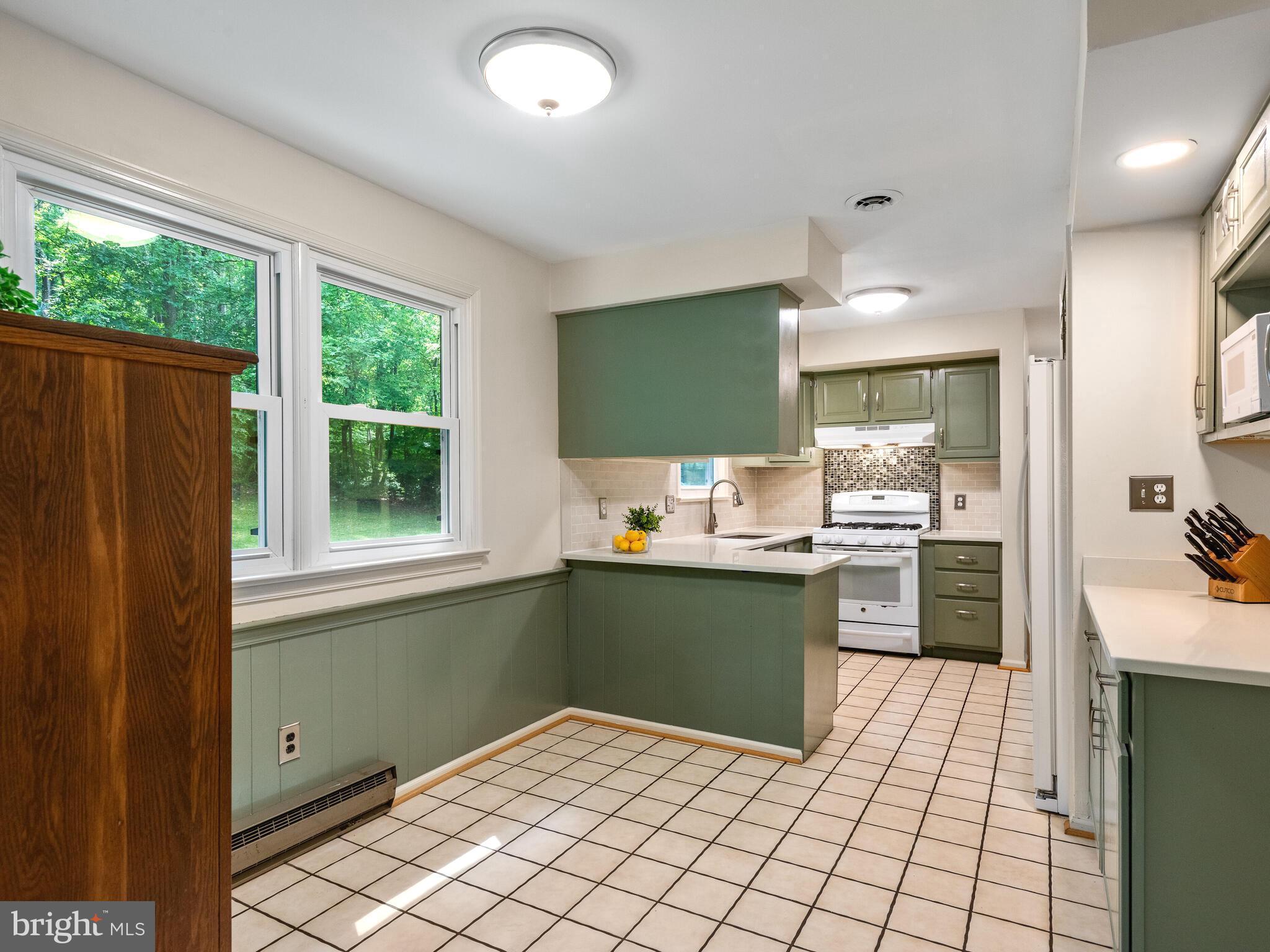 1502 Sheffield Lane Pottstown, PA 19465 - Photo 12 of 46 Kitchen