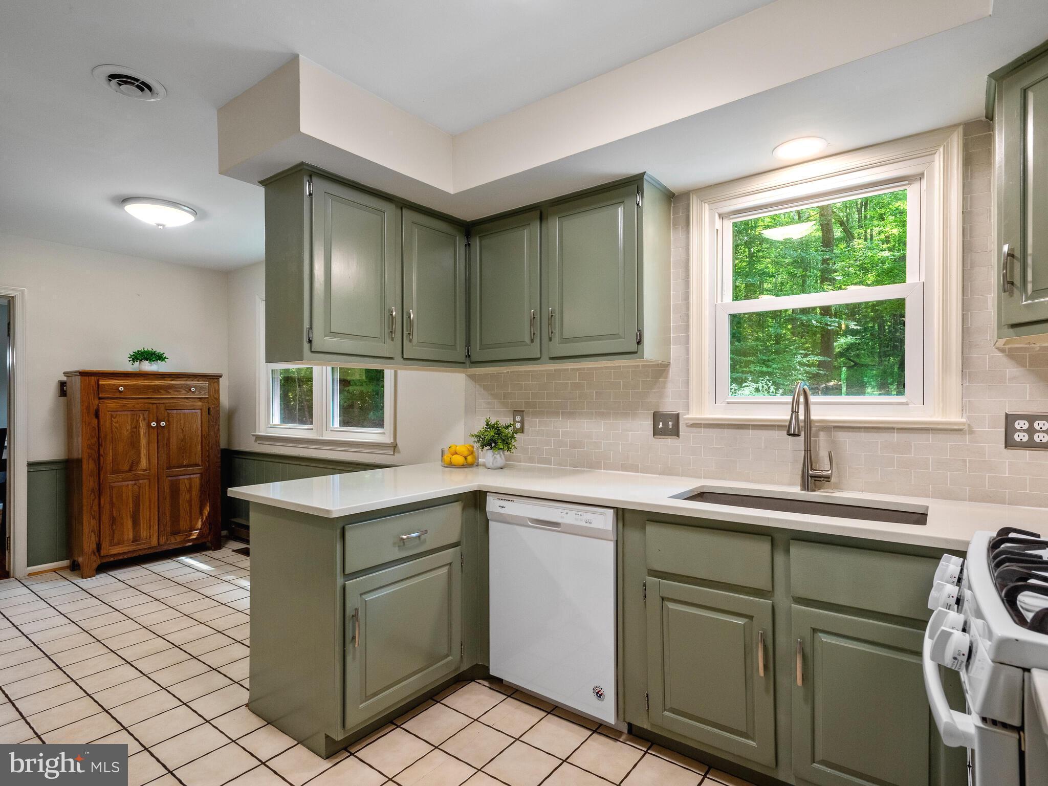 1502 Sheffield Lane Pottstown, PA 19465 - Photo 14 of 46 Kitchen