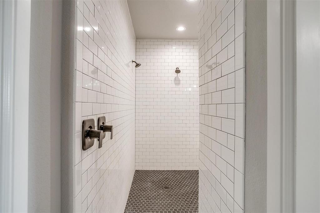 2161 Eagles Rdg Drive Weatherford, TX 76087 - Photo 22 of 40 a bathroom with a shower