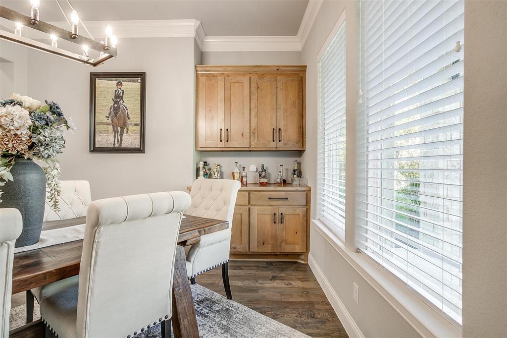 2161 Eagles Rdg Drive Weatherford, TX 76087 - Photo 10 of 40 a living room with furniture and window