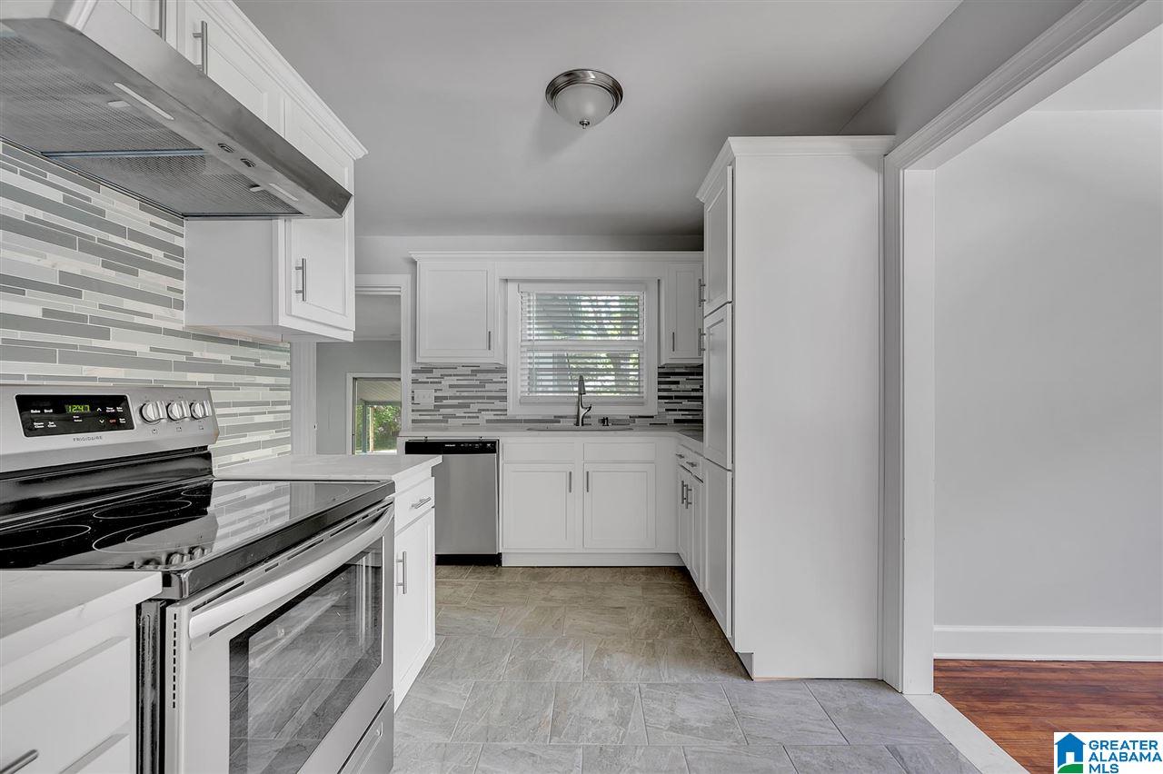 948 Oak Grove Road Birmingham, AL 35209 - Photo 12 of 29