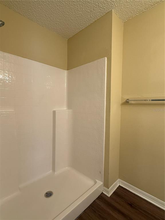 2156 Deltona Boulevard Spring Hill, FL 34606 - Photo 9 of 21 a bathroom with a tub