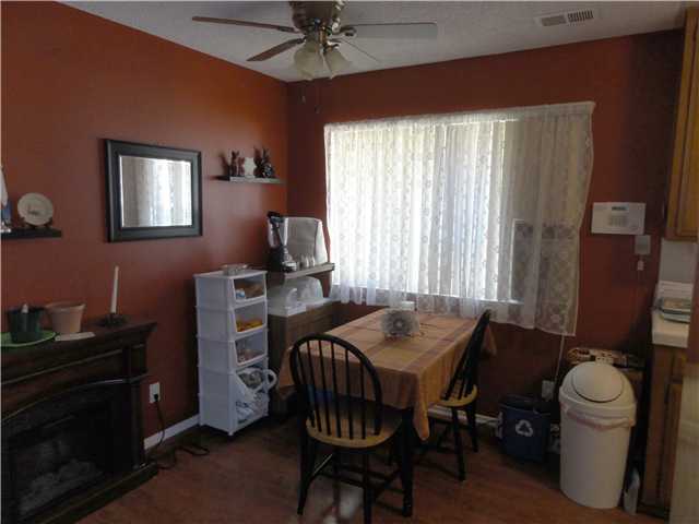 500-502 West Fallbrook Street Fallbrook, CA 92028 - Photo 14 of 18 Unit 502 Eating area