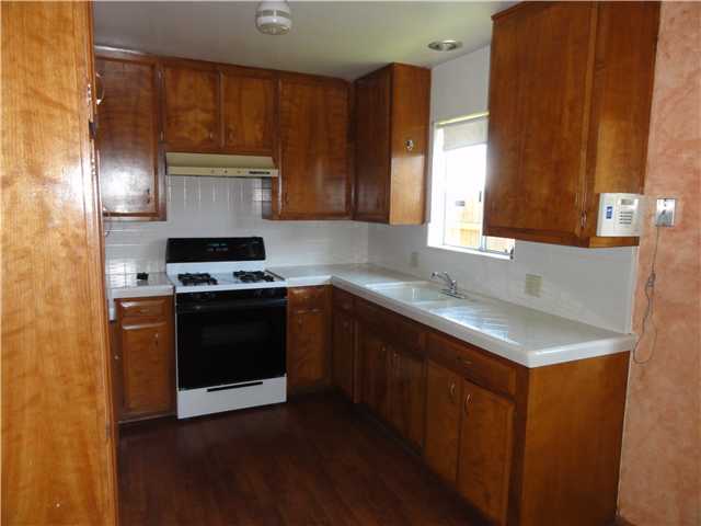 500-502 West Fallbrook Street Fallbrook, CA 92028 - Photo 4 of 18 Unit 500 kitchen