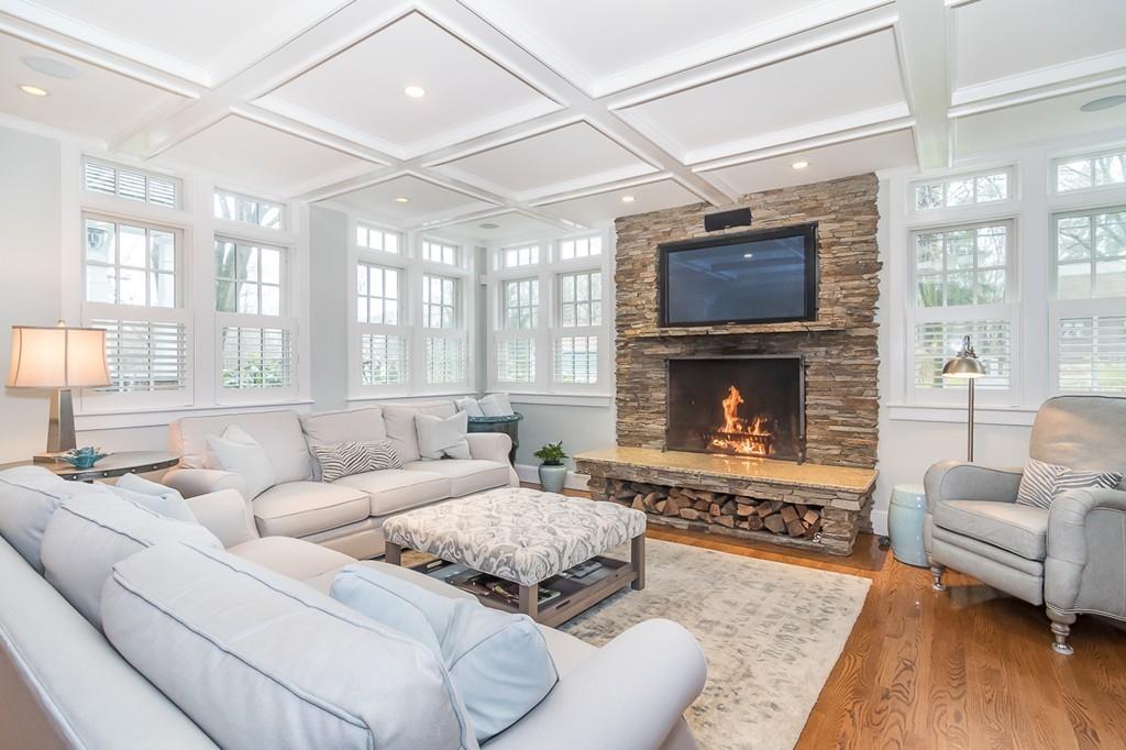 28 Sheridan Road Wellesley, MA 02481 - Photo 4 of 37