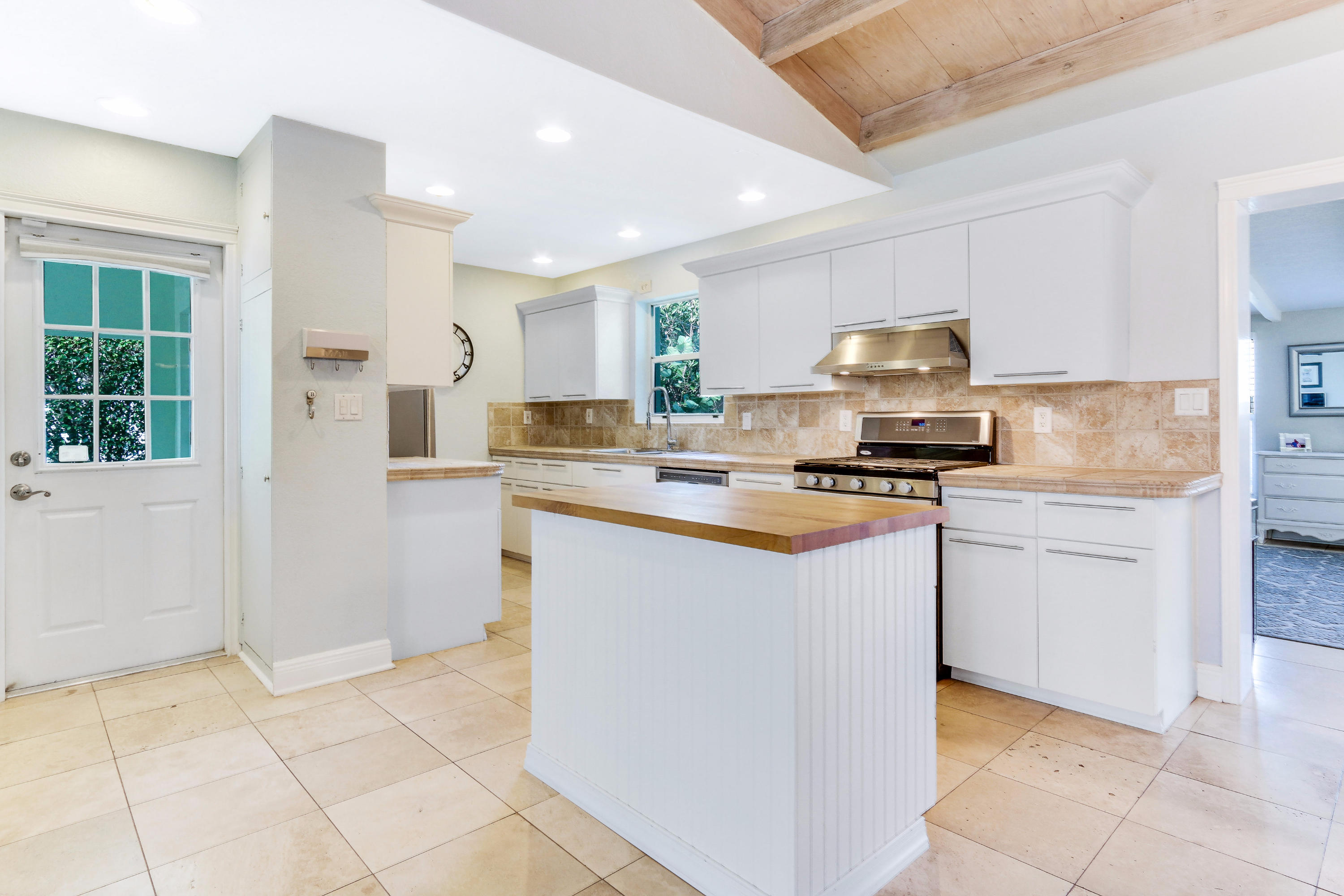 421 Gulf Road North Palm Beach, FL 33408 - Photo 6 of 22 421 Gulf Rd North Palm Beach-print-009-9