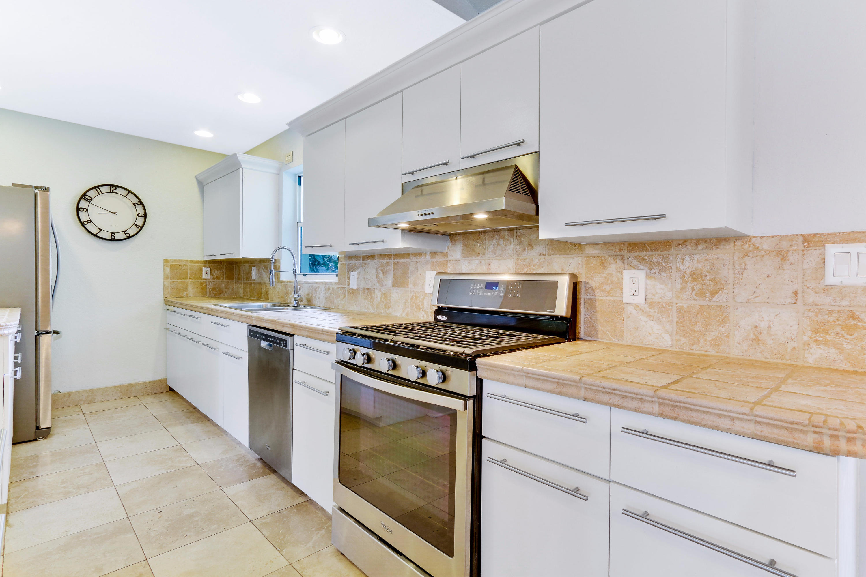 421 Gulf Road North Palm Beach, FL 33408 - Photo 7 of 22 421 Gulf Rd North Palm Beach-print-010-8