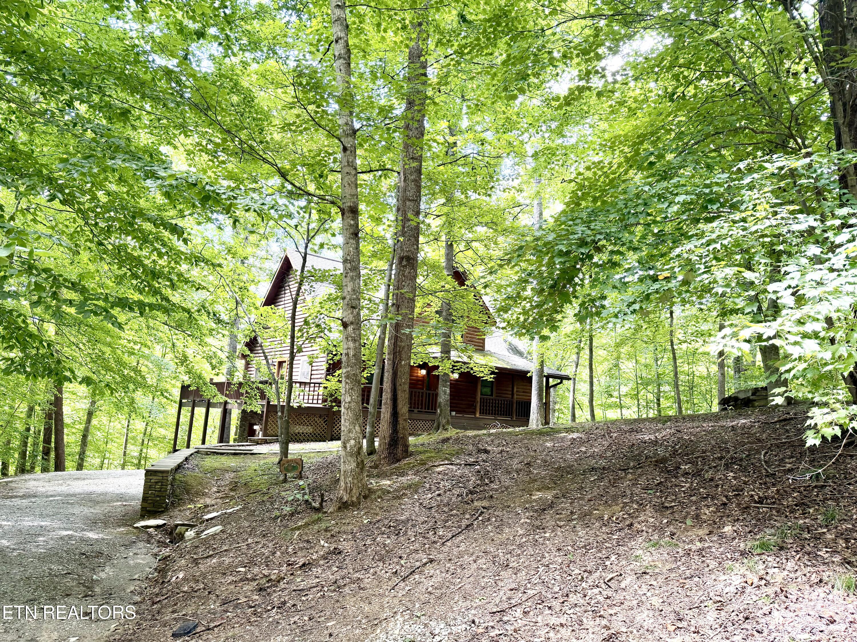 125 Shoreside Road New Tazewell, TN 37825 - Photo 2 of 52 IMG_4275