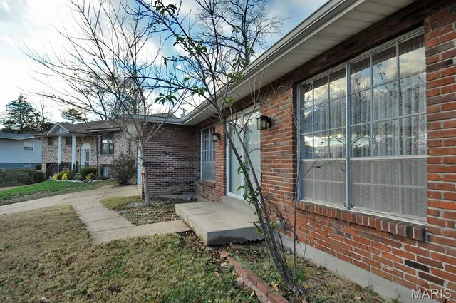 $279,900 | 4753 Titan Court, St. Louis, MO 63128