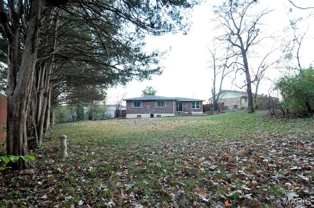 $279,900 | 4753 Titan Court, St. Louis, MO 63128