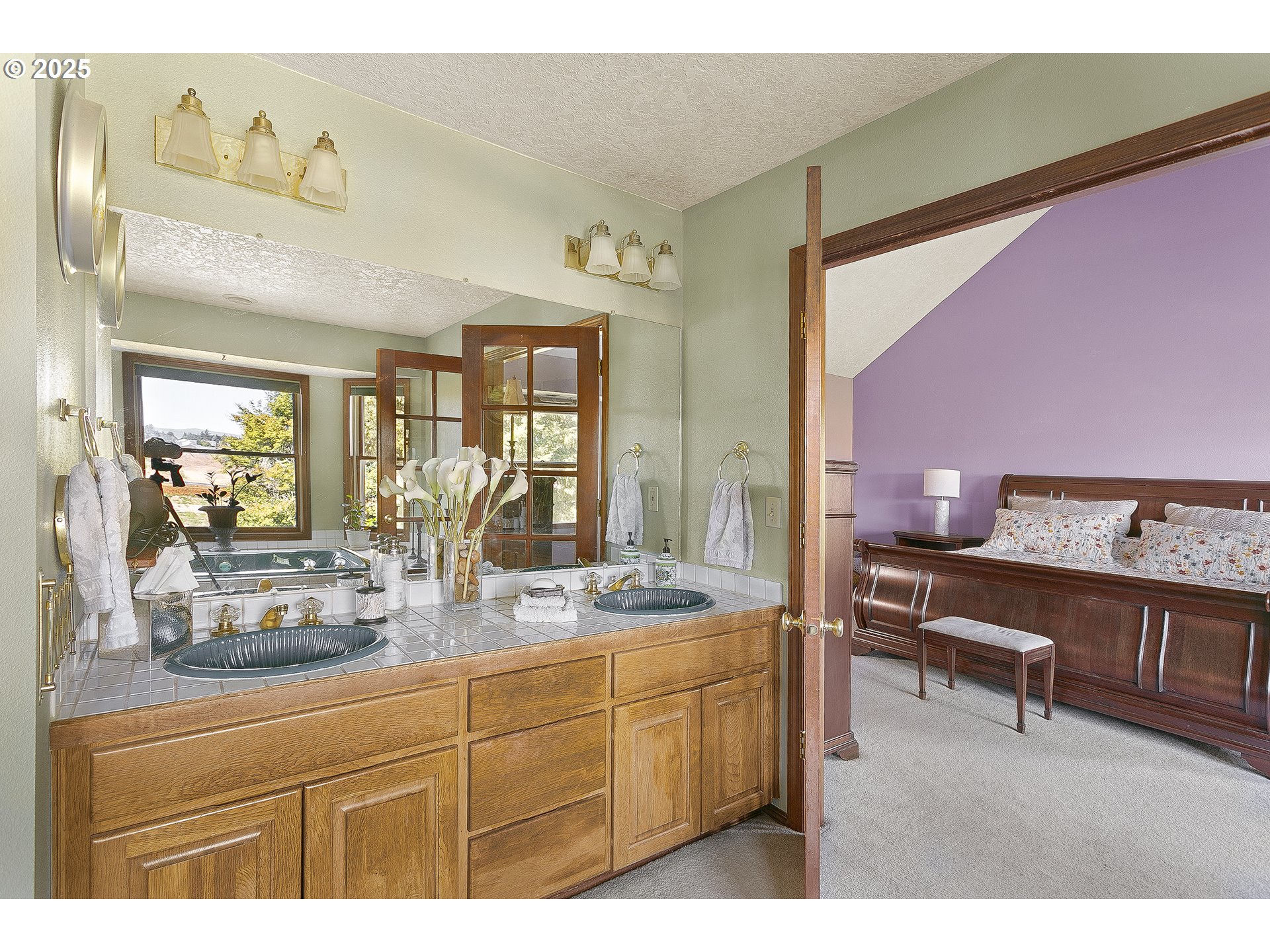 5400 Southeast Chase Road Gresham, OR 97080 - Photo 20 of 47 a bathroom with a sink and a mirror