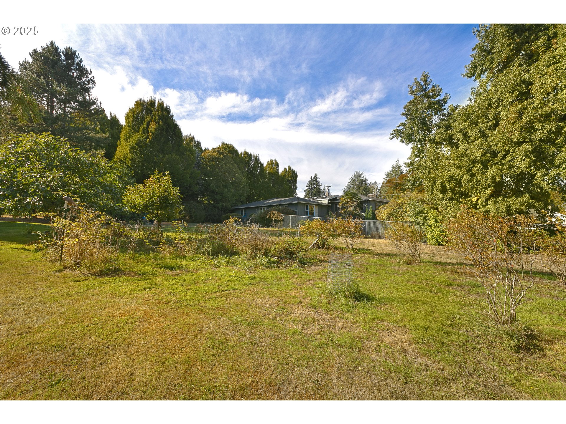 5400 Southeast Chase Road Gresham, OR 97080 - Photo 3 of 47 a view of an ocean view