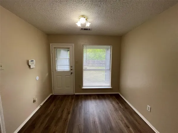 $1,995 | 1429 Juniper Lane, Mesquite, TX 75149