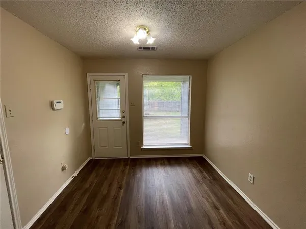 $1,995 | 1429 Juniper Lane, Mesquite, TX 75149