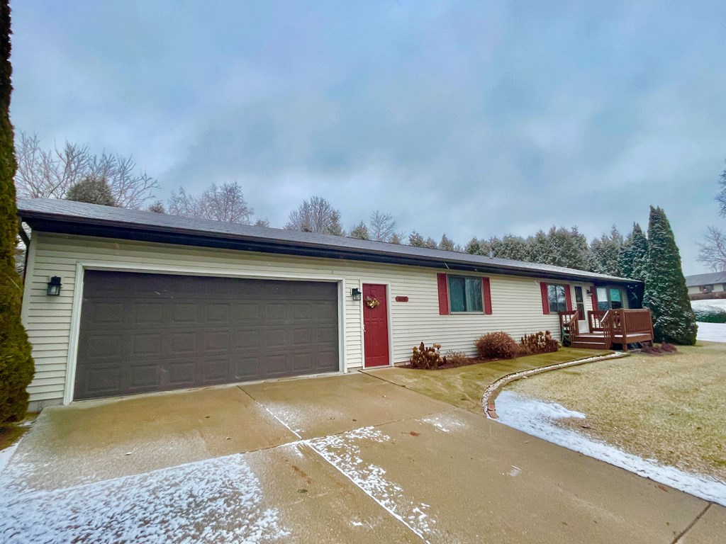 600 Alpine Road Algoma, WI 54201 - Photo 2 of 28 Gallery Image 2