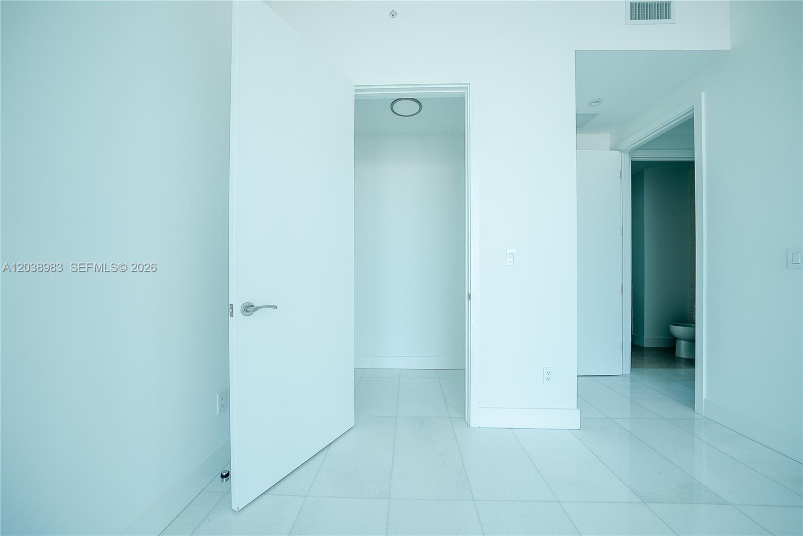 175 Southeast 25th Road, Unit 2703 Miami, FL 33129 - Photo 5 of 24
