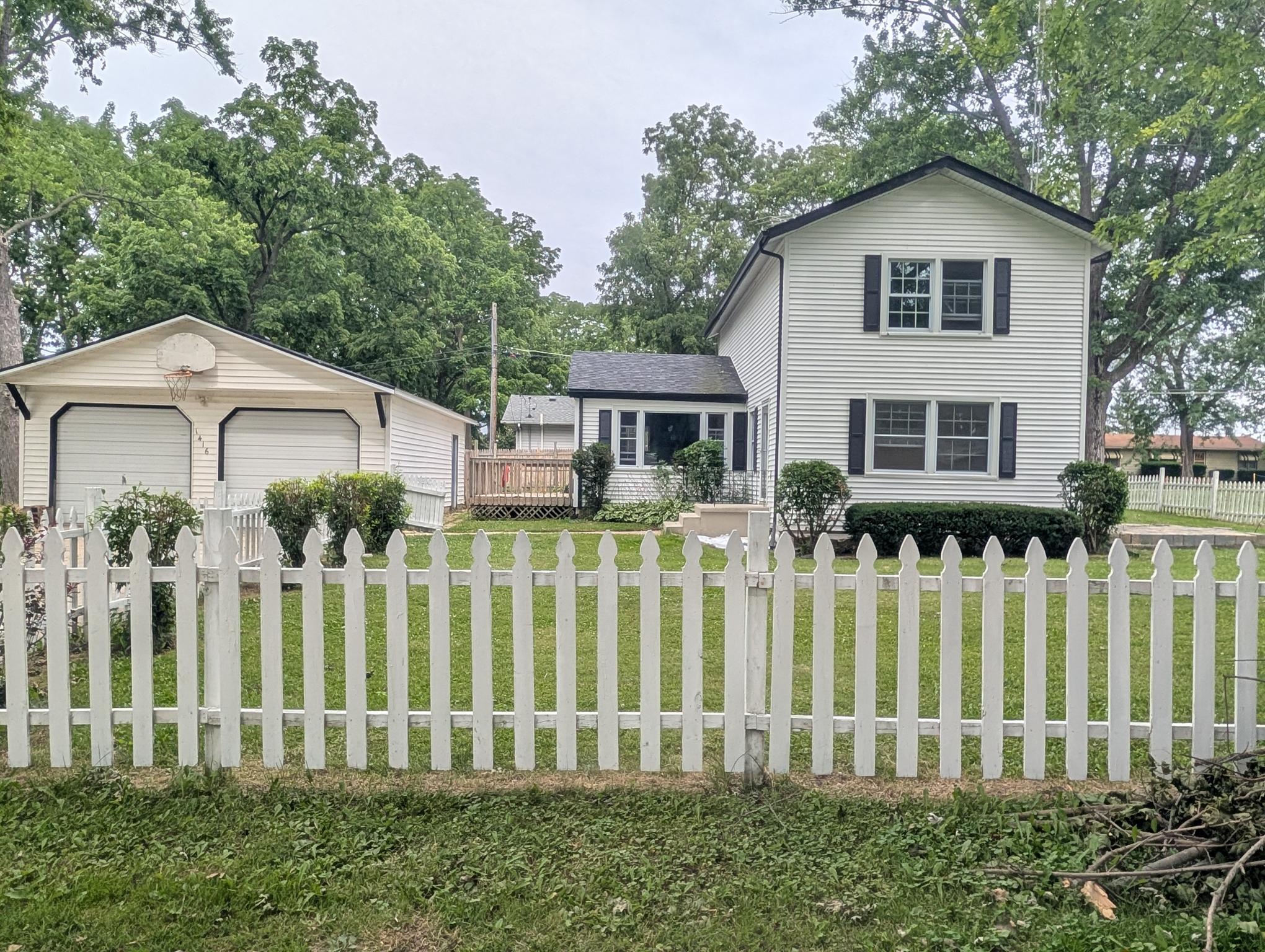 1416 Blodgett Lane Delavan, WI 53115 - Photo 1 of 16 1416 Blodgett