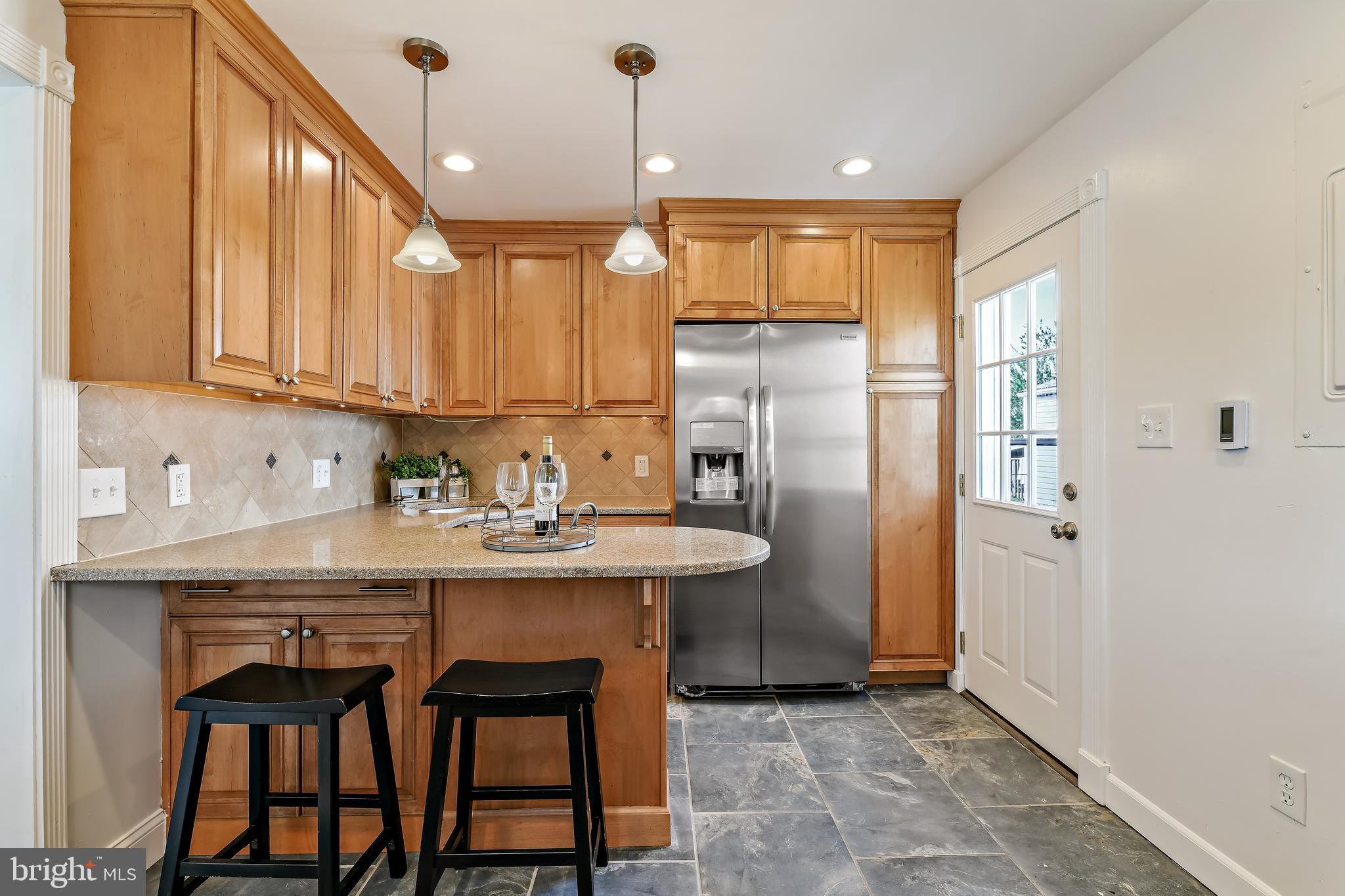 8229 Peach Orchard Road Baltimore, MD 21222 - Photo 11 of 43 Recessed and Pendant Lighting