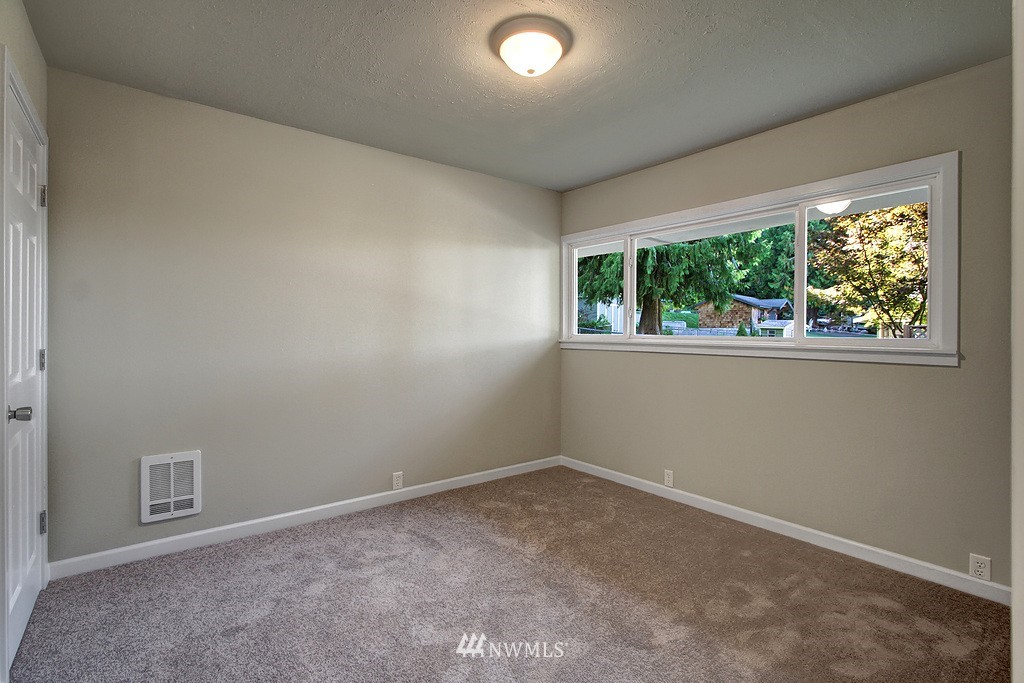 16829 Renton Issaquah Road Southeast Renton, WA 98059 - Photo 9 of 16