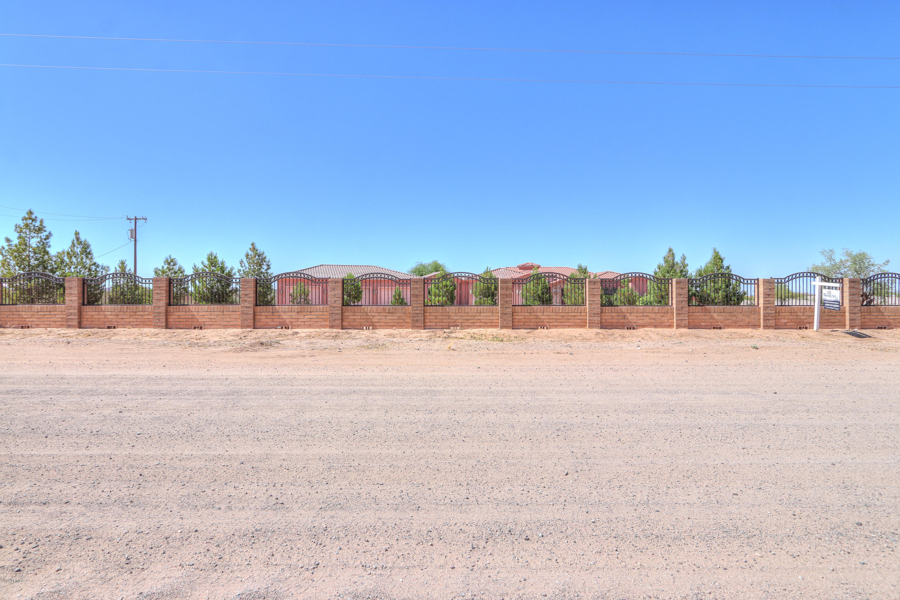 52854 West Barrel Road Maricopa, AZ 85139 - Photo 8 of 97 09