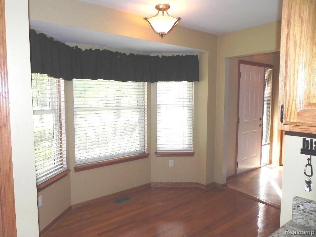3121 Smugglers Ridge Walled Lake, MI 48390 - Photo 21 of 44 19.JPG