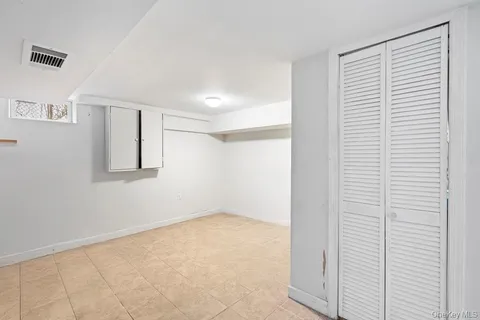 $959,000 | 43 Van Nostrand Avenue, Great Neck, NY 11024