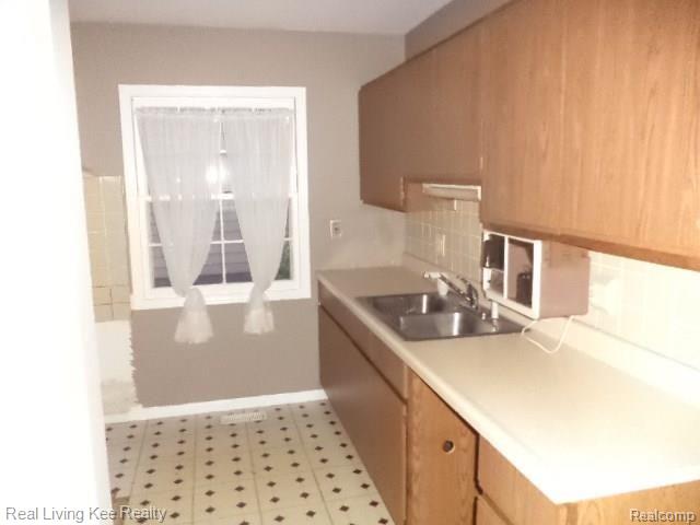 33657 Garfield Road Fraser, MI 48026 - Photo 12 of 13