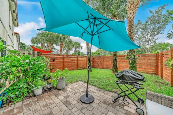 $2,700 | Undisclosed Address, Lake Worth, FL 33463