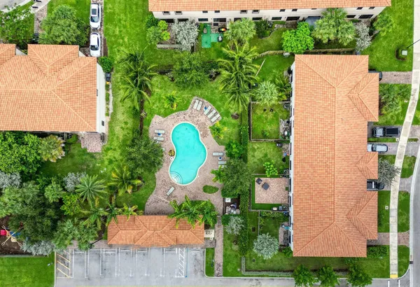 $2,700 | Undisclosed Address, Lake Worth, FL 33463