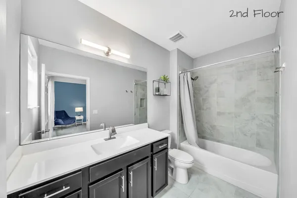 $2,700 | Undisclosed Address, Lake Worth, FL 33463