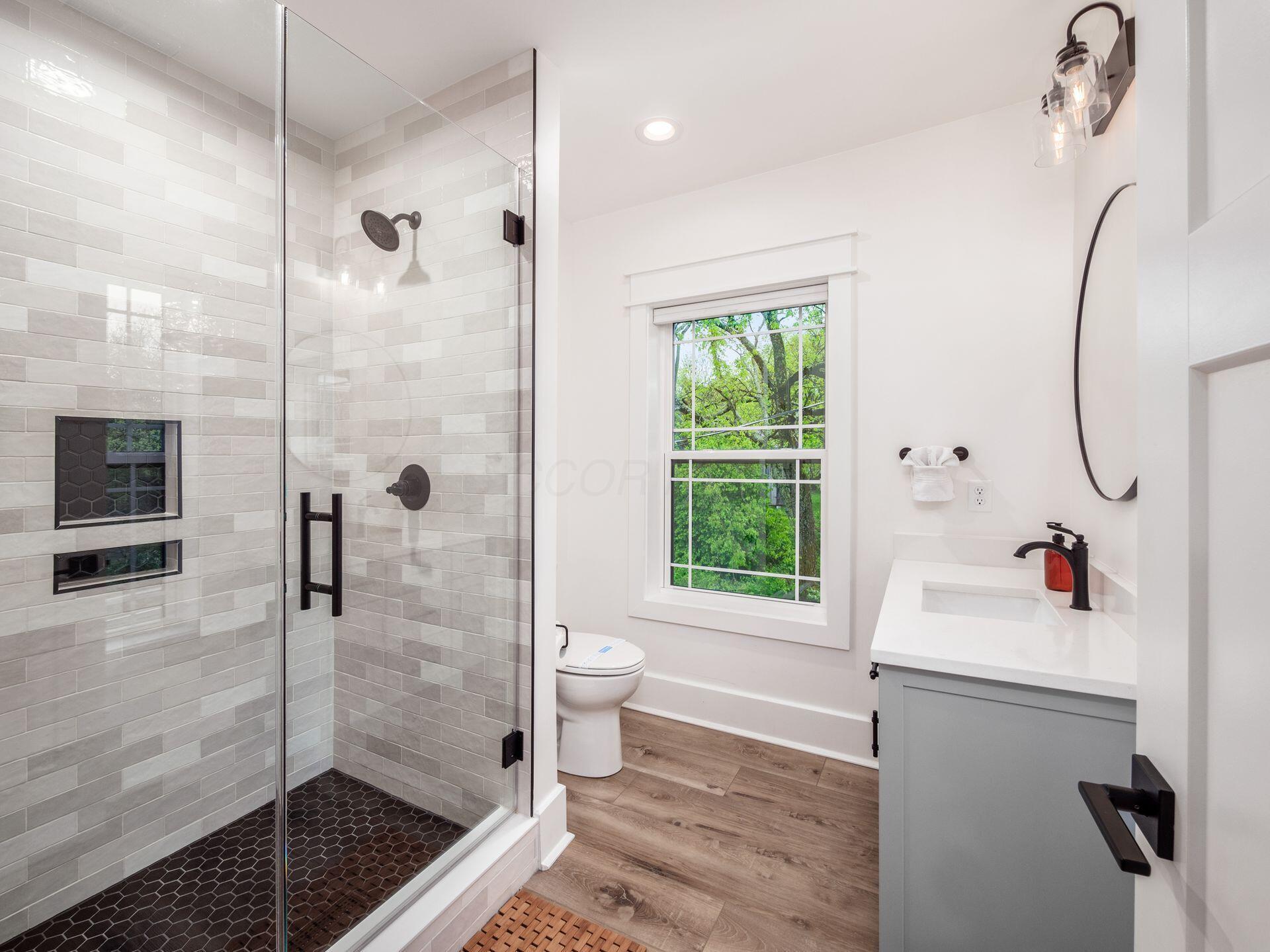 4916 Olentangy River Road Delaware, OH 43015 - Photo 45 of 68 Updated Full Shared Bath