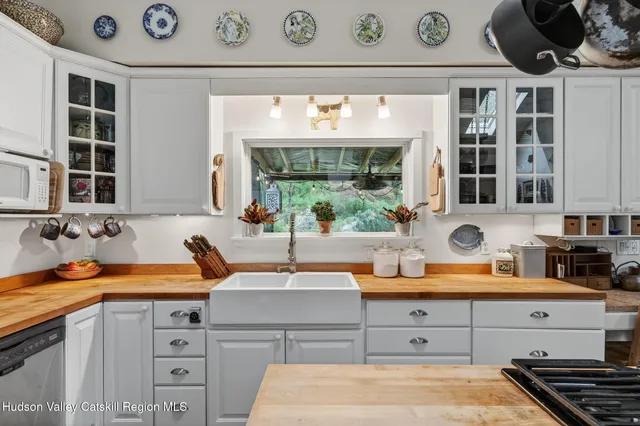 $825,000 | 345 Glenford Wittenberg Road, Glenford, NY 12433