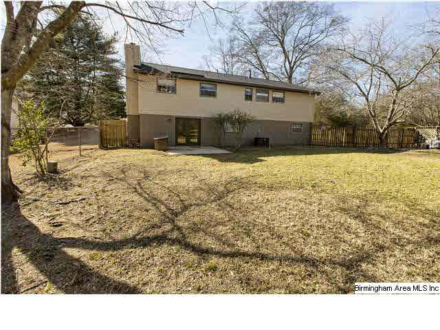556 Overhill Road Pelham, AL 35124 - Photo 4 of 31